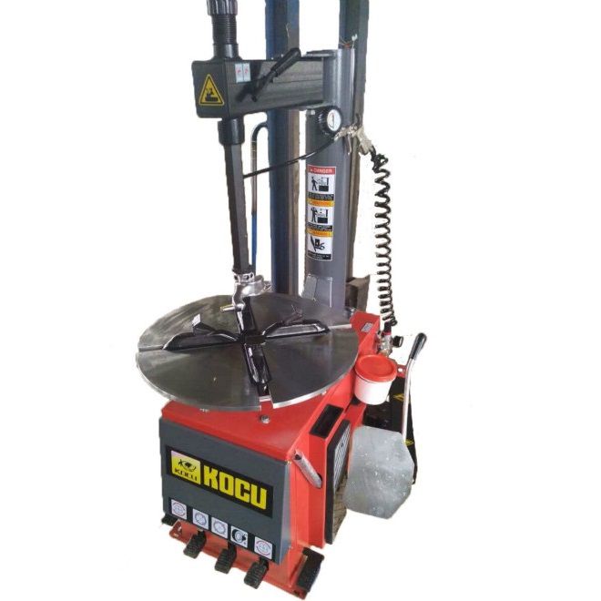 Cách chọn mua máy ra vào lốp phù hợp cho tiệm